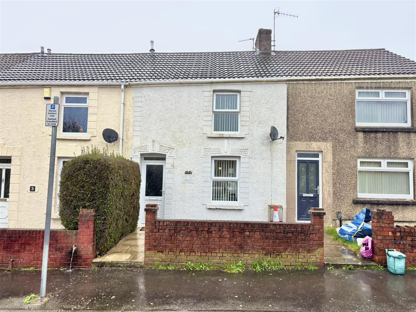 Brynamlwg Road, Fforestfach, Swansea, SA5 8HZ